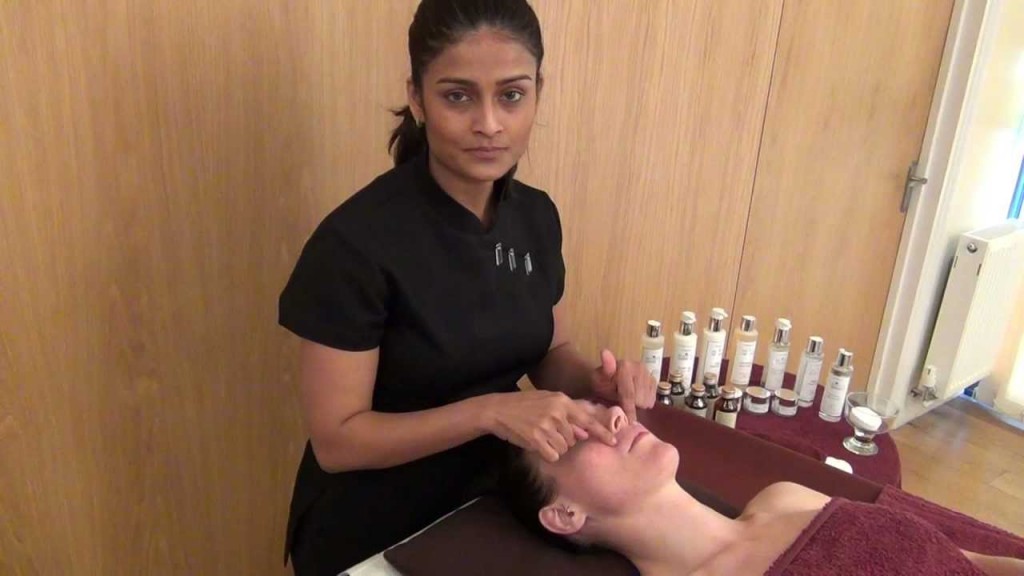 Ayurveda Face massage